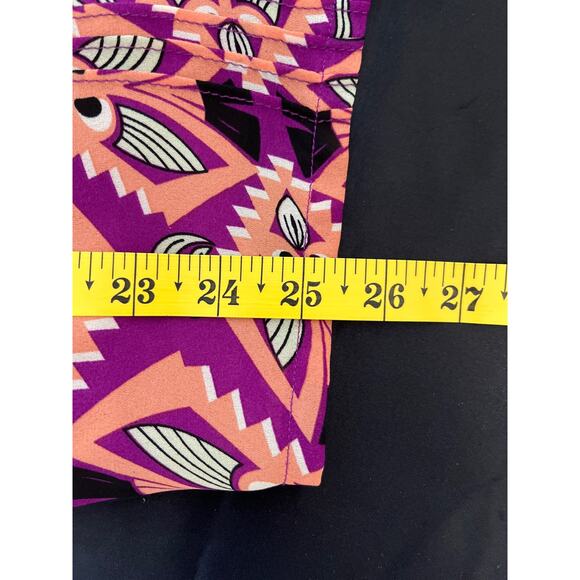 Azulu Geometric Pattern Momens 3 V Neck Lined Pullover Tank Top - Picture 10 of 10